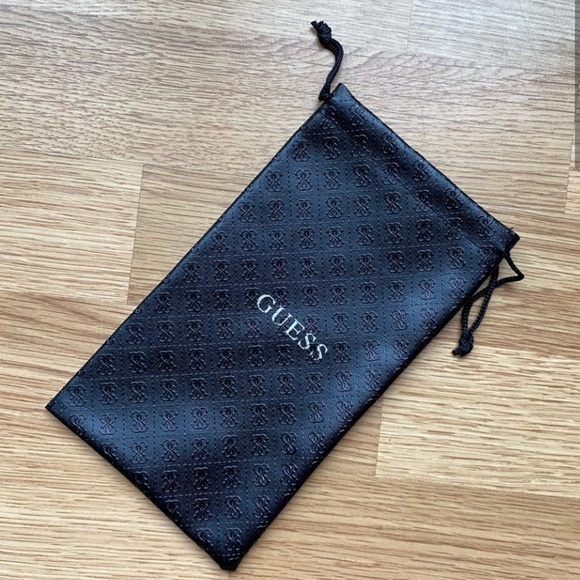 Guess PVC monogram glasses case - Picture 2 of 4